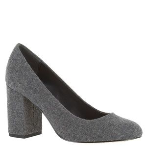 NWOB Bella Vita Grey Felt Block Heels